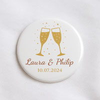 Feierlicher Button mit Sektgläsern und Namen Laura & Philip