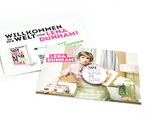 Postkarte mit Button, Lena Dunham