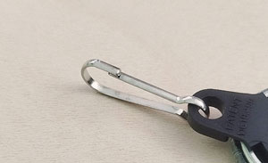 Zipper-Pull Befestigung an einem Schlüsselanhänger